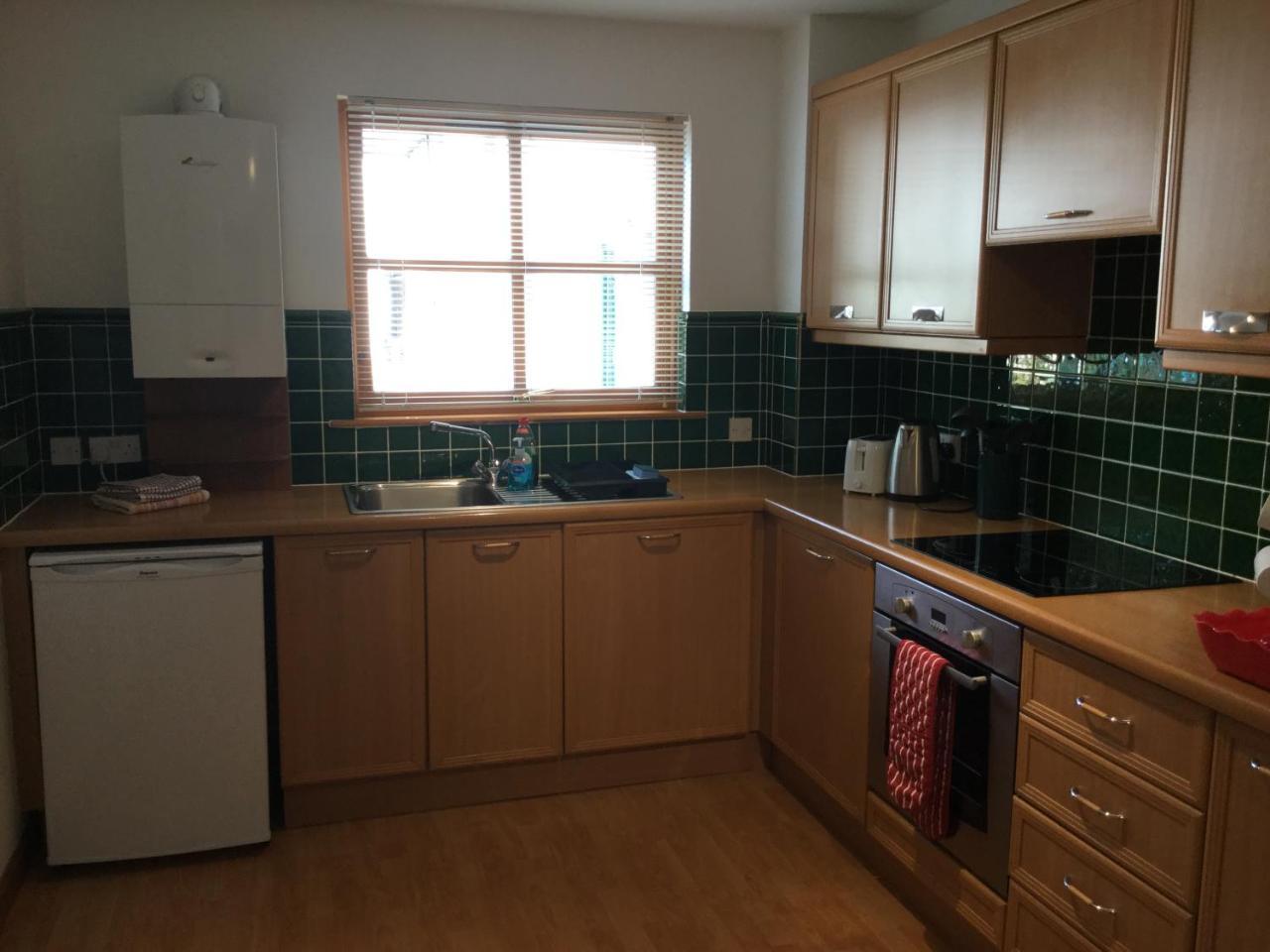 Two-Bedroom Apartment - Golf View Free Parking 인버네스 외부 사진