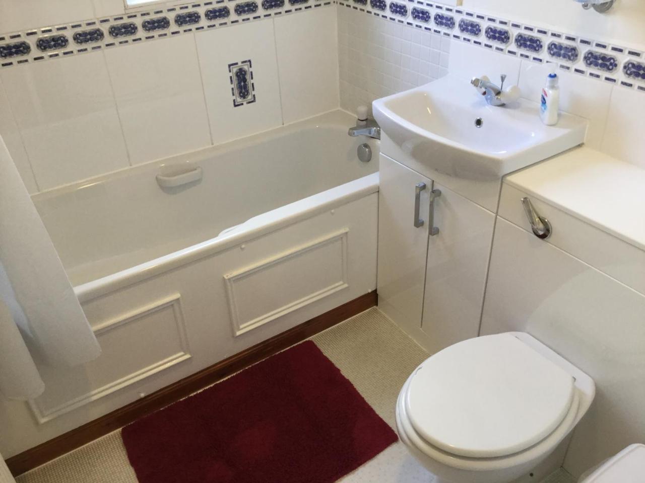 Two-Bedroom Apartment - Golf View Free Parking 인버네스 외부 사진