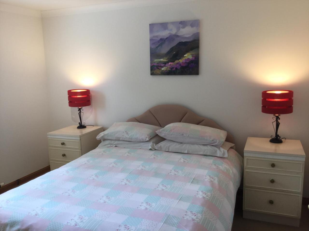 Two-Bedroom Apartment - Golf View Free Parking 인버네스 외부 사진